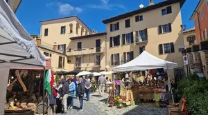 Antica Fiera di San Marco a Cocconato: Tradizione nel cuore del Monferrato